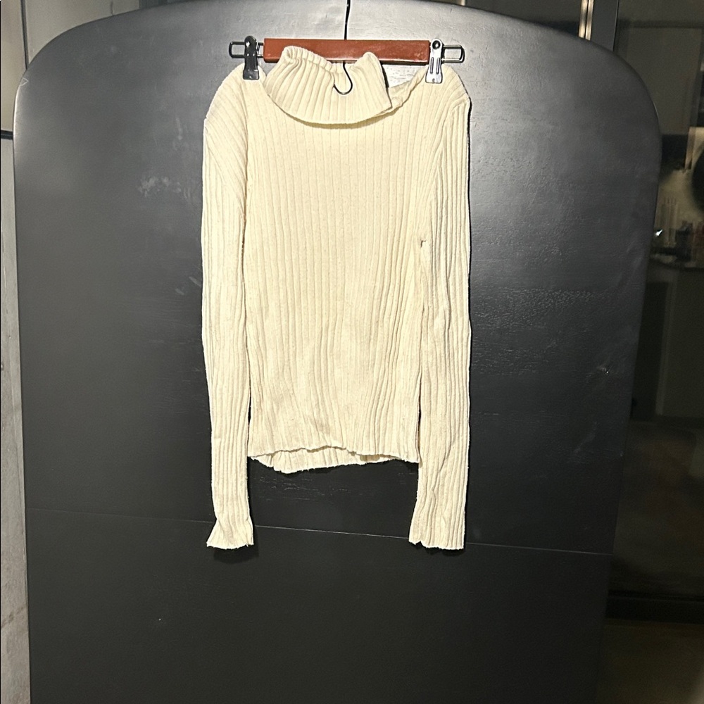 Chic Cream Turtleneck Sweater